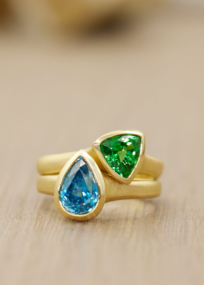 Tsavorite Fluted Trillion Ring