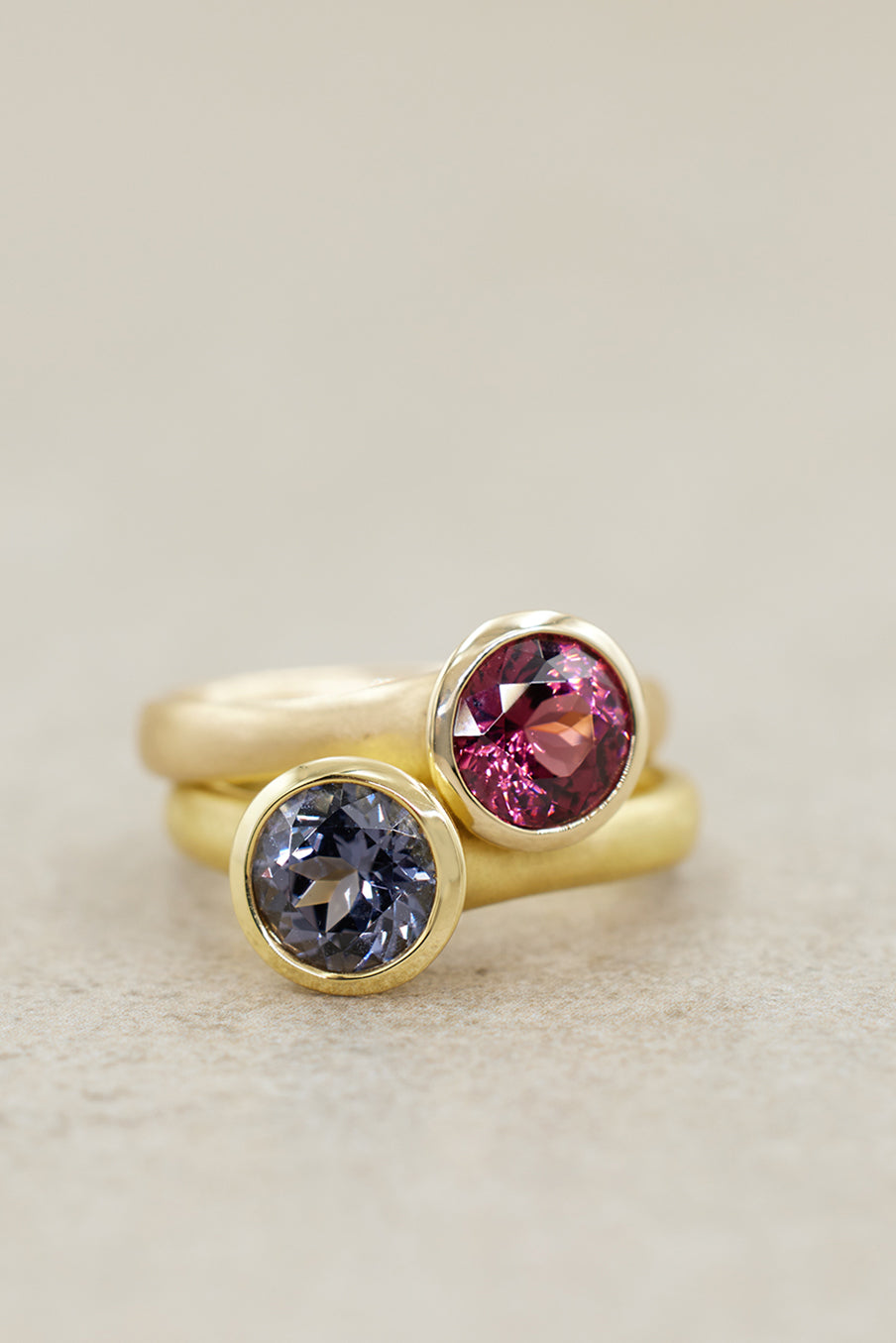 Gray Spinel Fluted Ring Yellow Gold