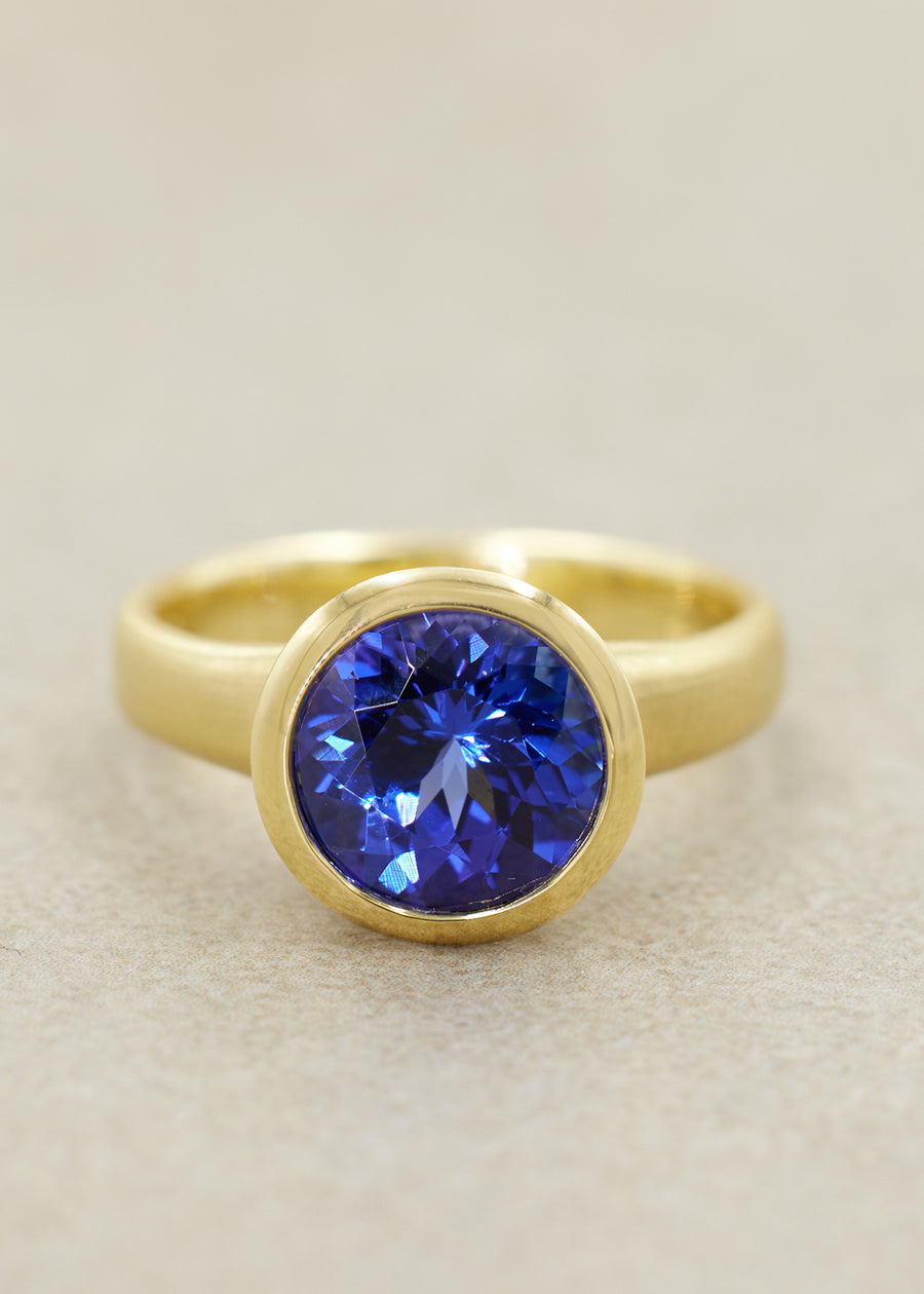 Tanzanite Fluted Ring