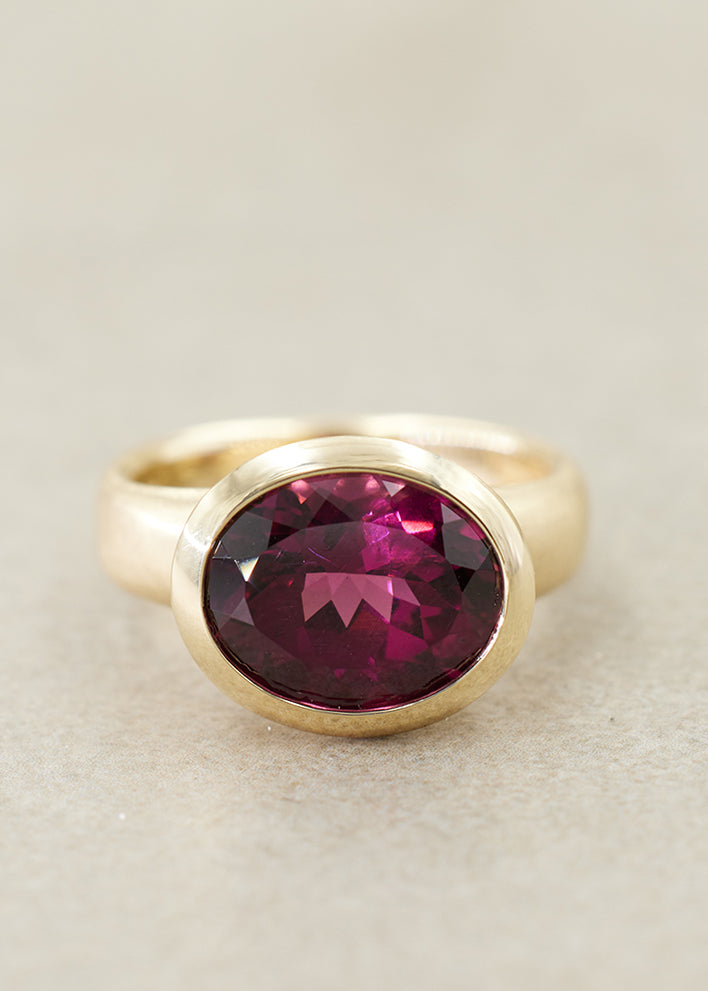 Umbalite Garnet Fluted Oval Ring