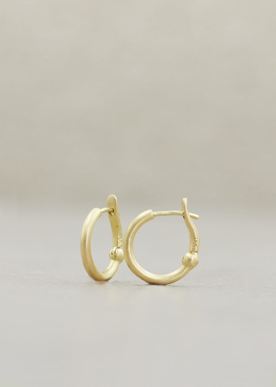 Medium 'ROUND CLIP' Hoops yellow gold