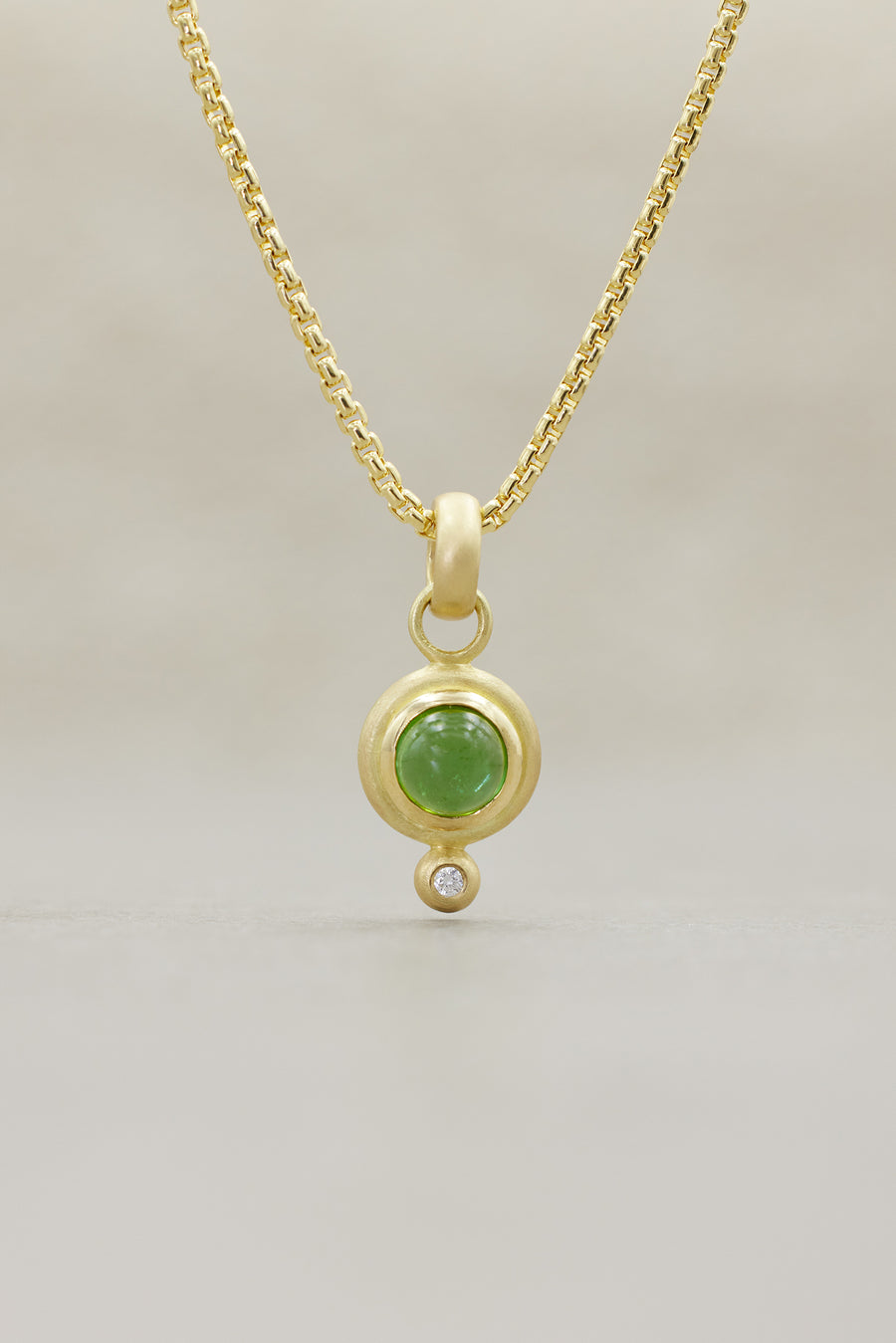 Green Tourmaline Cabochon 'RONDO' Pendant