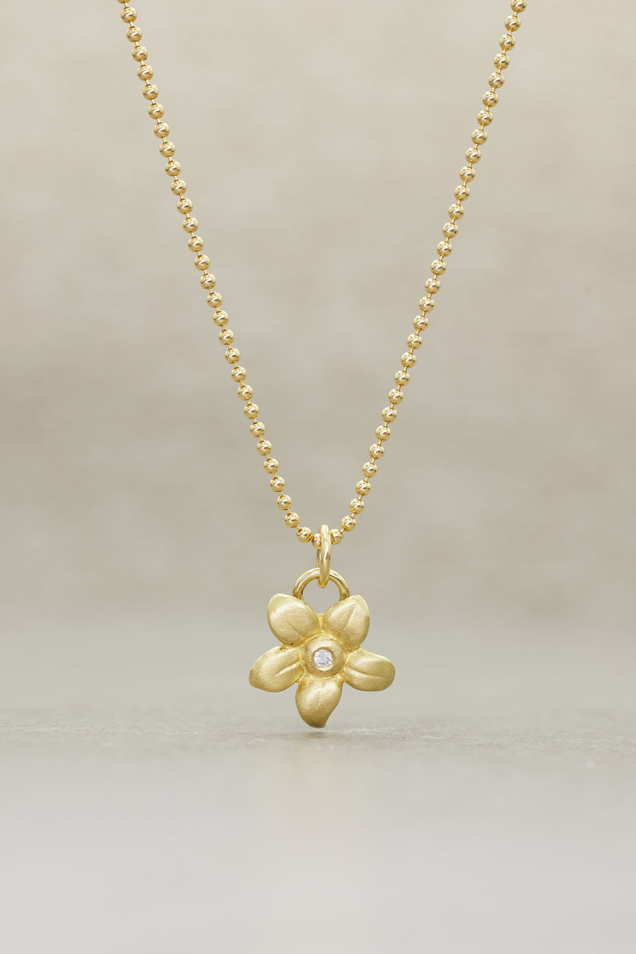 Flower Amulet Yellow Gold