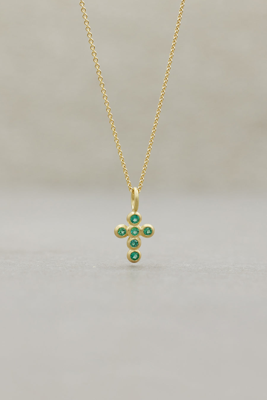 Pallina Mini Cross Emeralds