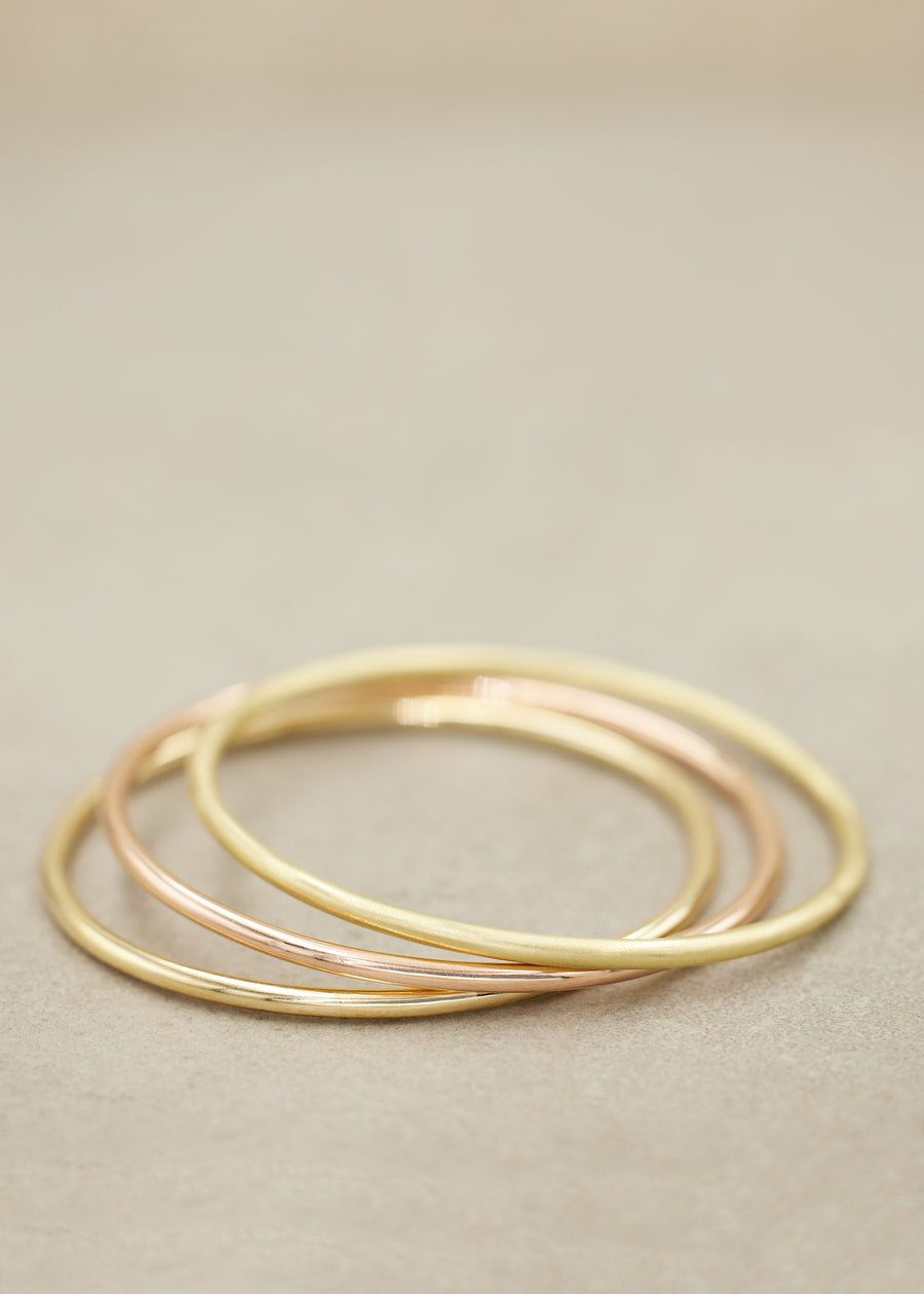 TOLEDO Solid Bangles