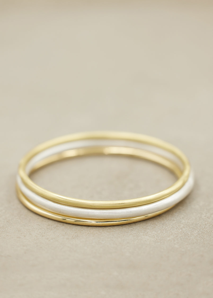TOLEDO Solid Bangles