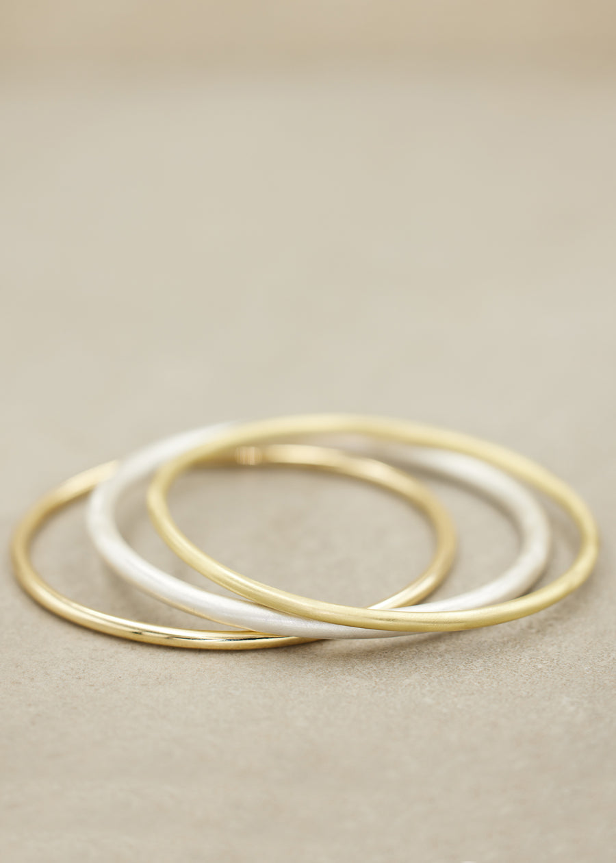 TOLEDO Solid Bangles