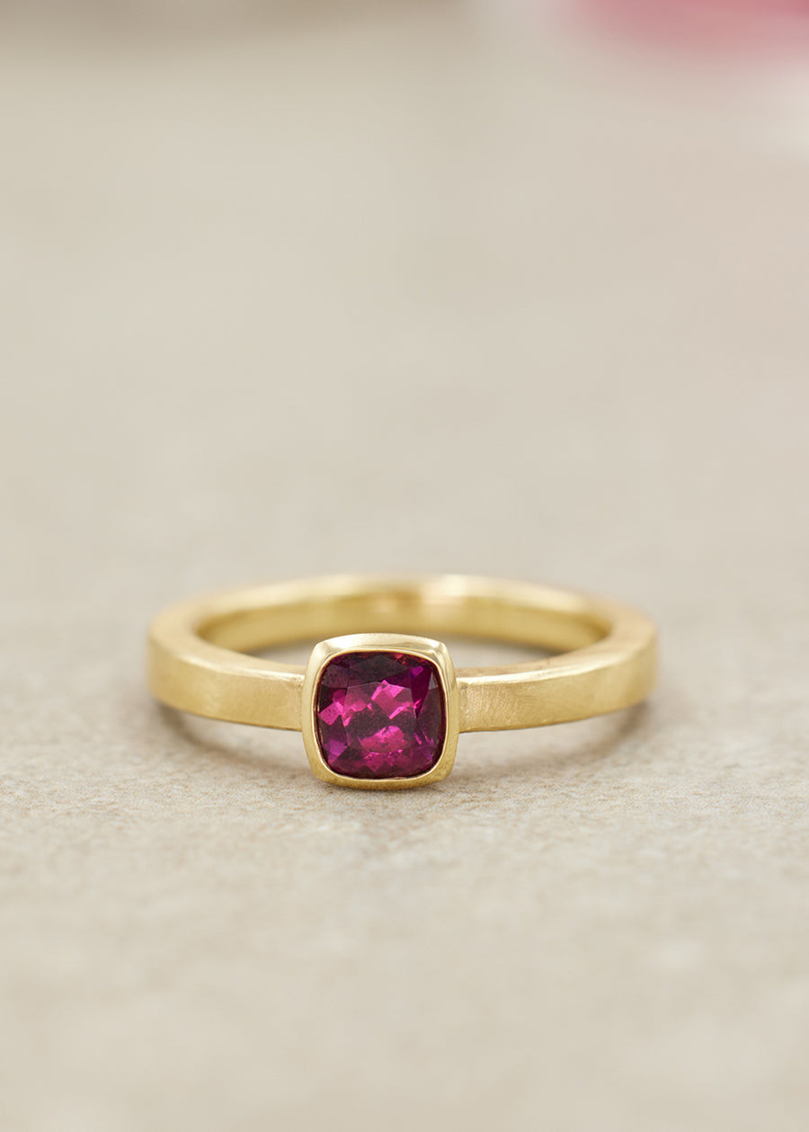 Umbalite Garnet Cushion Ring Small