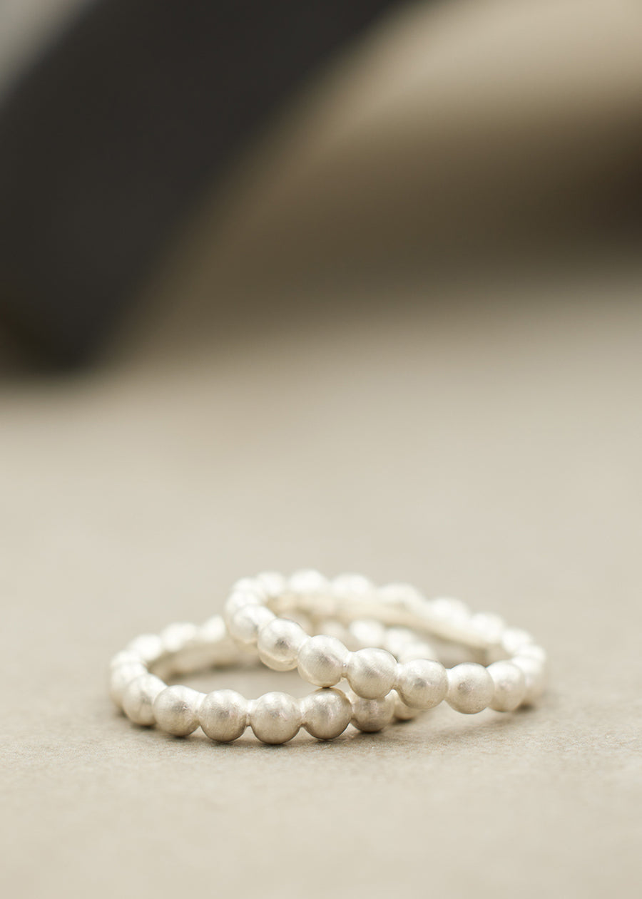 ORA Silver Bead Ring